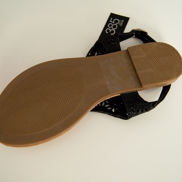 385 Fifth Girls Black Sandals - Picture 5 of 5